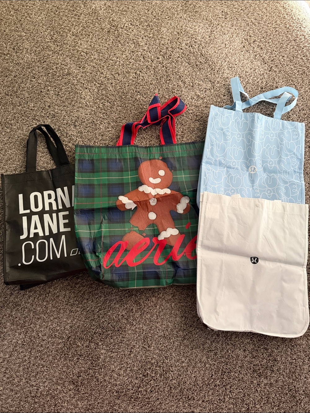 Reusable bags - aerie, lululemon